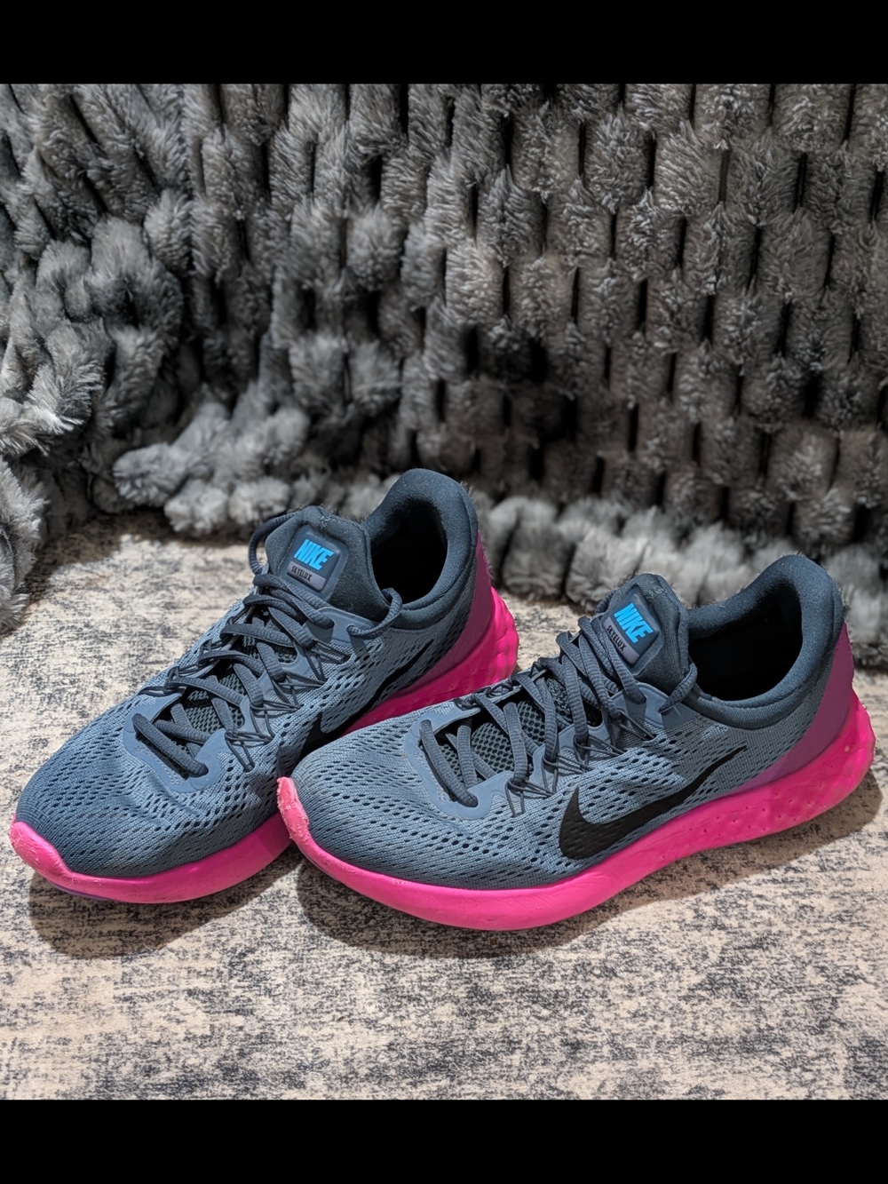 Nike Women's Blue and Pink Running Sneakers